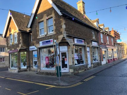 2 Market Place, Oakham, LE15 6DT